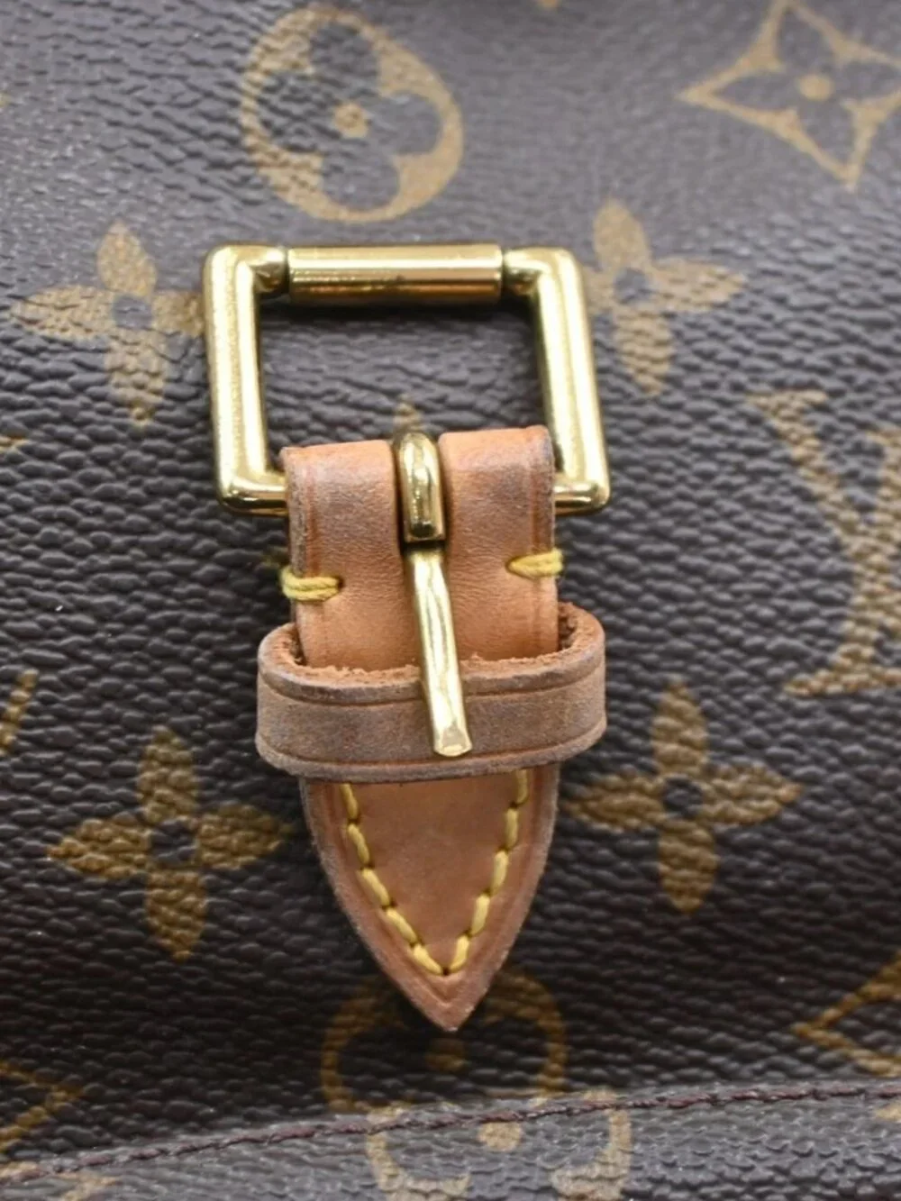 Louis Vuitton 👇please check